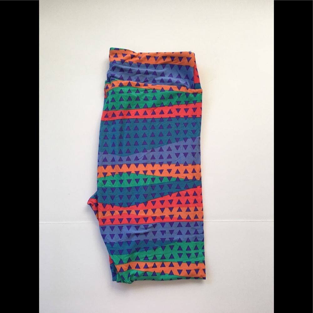 LuLaRoe Tall & Curvy Leggings